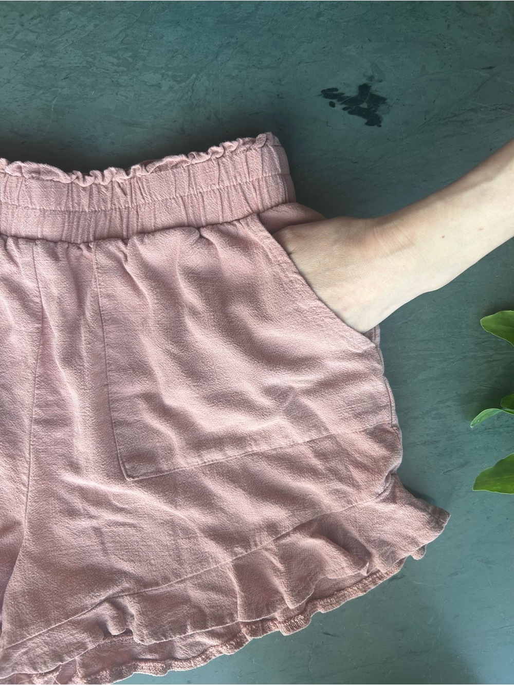 Blush Ruffle Shorts - Picture 4 of 9